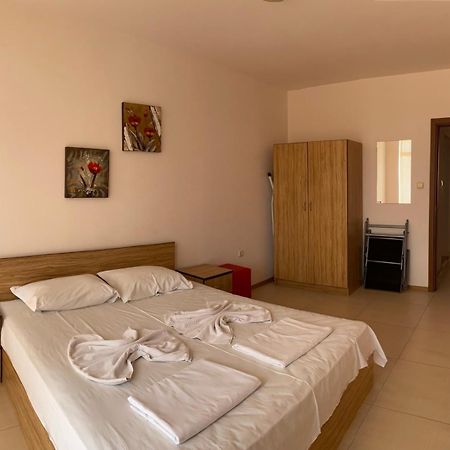 Grand Kamelia Apartments סאני ביץ' מראה חיצוני תמונה