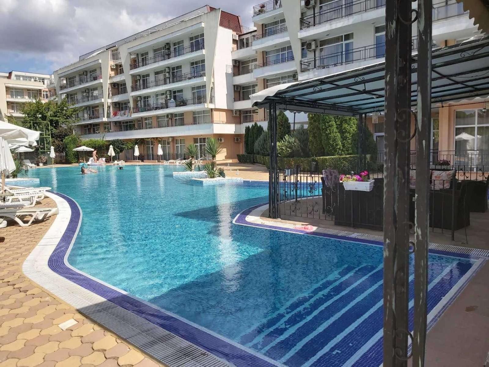 Grand Kamelia Apartments סאני ביץ' מראה חיצוני תמונה