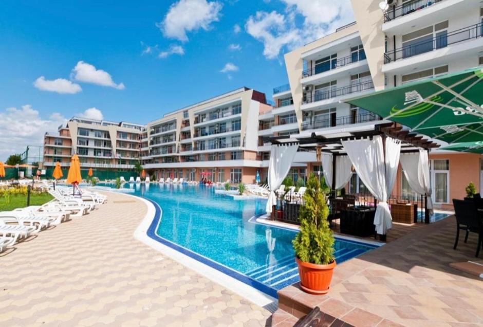 Grand Kamelia Apartments סאני ביץ' מראה חיצוני תמונה